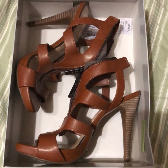 Jessica’s Simpson Heels - Picture 2 of 2